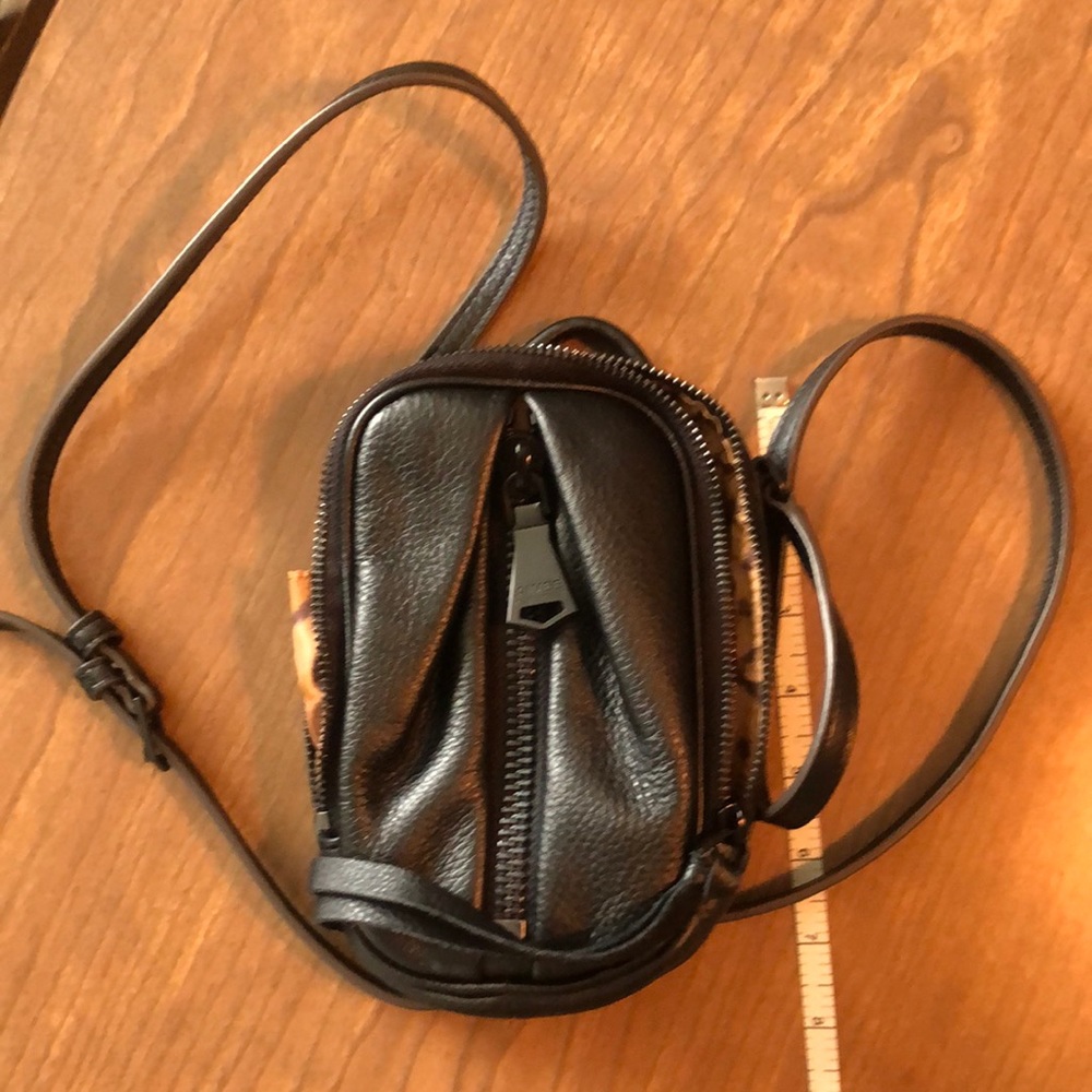 Aimee Kestenberg- authentic TAMITHA black leather phone crossbody!💕